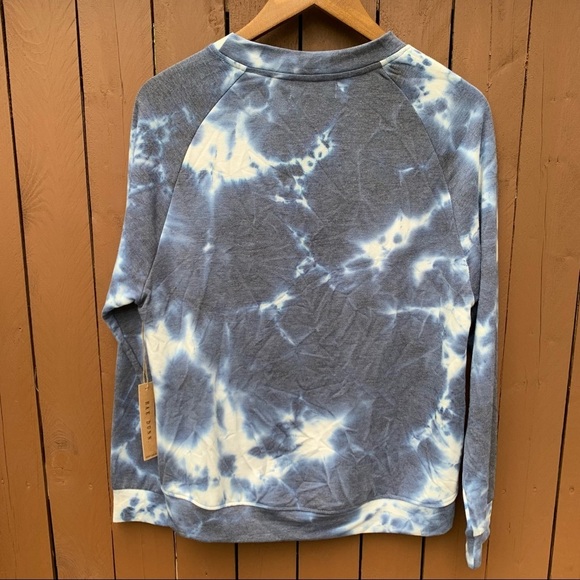 Rae Dunn | NWT Size Small Miss Independent Navy & White Tie Dye Sweatshirt - Picture 8 of 16